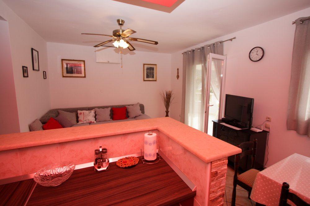 Apartment Miljenko Tomic สปลิตสกา ภายนอก รูปภาพ